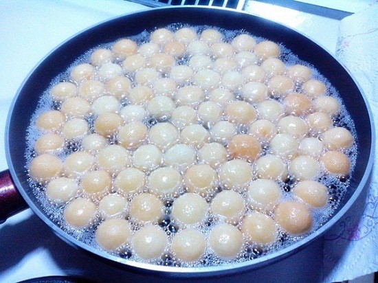 Các công đoạn trong quá trình làm bánh nhãn